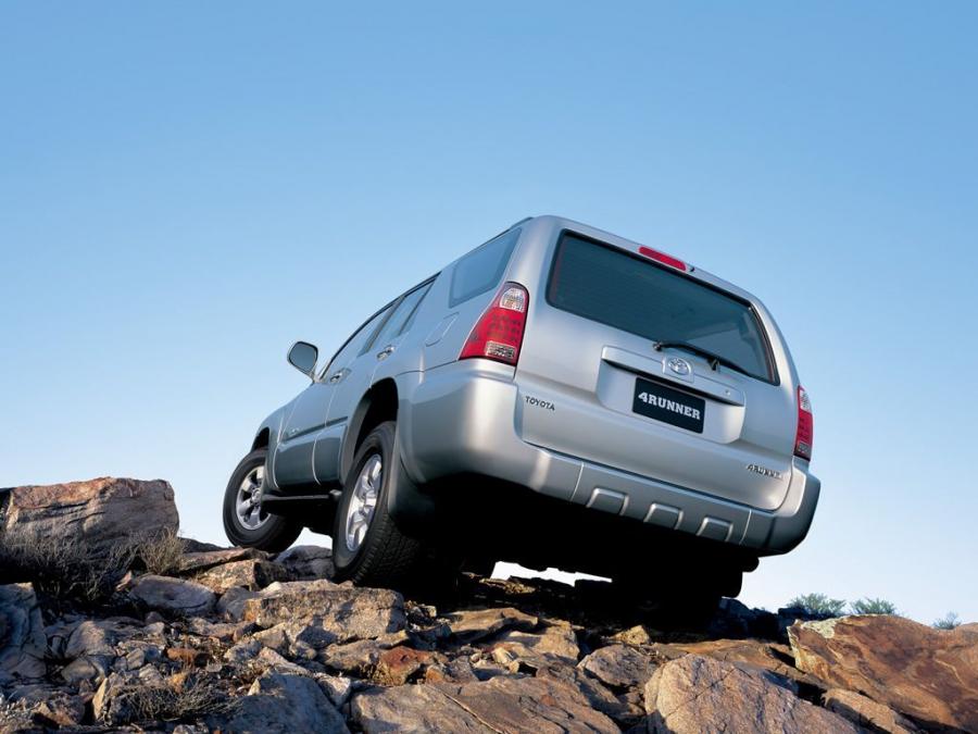 Toyota 4Runner 2005 года  (фото 14 из 21)